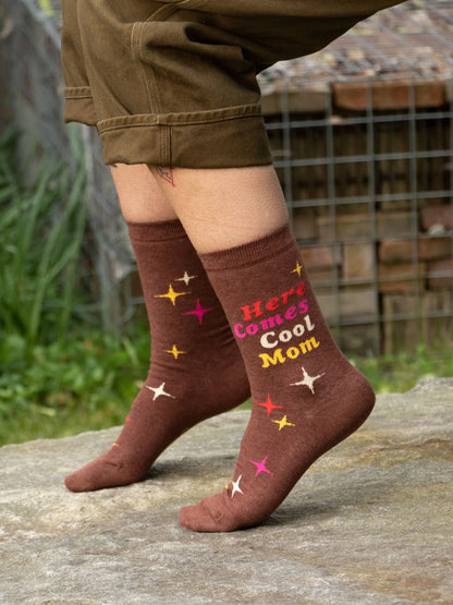 Here Comes Cool Mom - Women’s Crew Socks